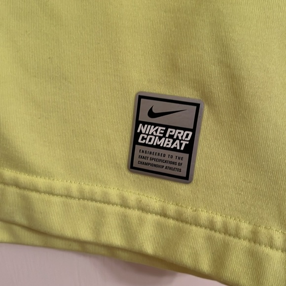 Nike Pro Combat Hyperwarm Long-Sleeve T-Shirt - Picture 2 of 10